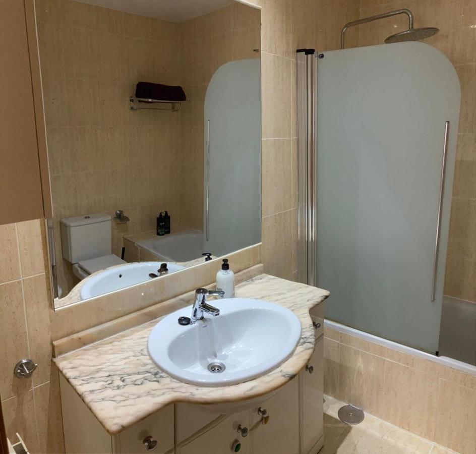 Apartamento Grande, 2 Dormitorios, Garaje Gratis Madrid Luaran gambar