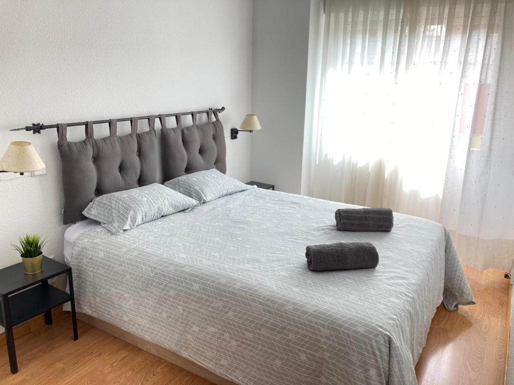 Apartamento Grande, 2 Dormitorios, Garaje Gratis Madrid Luaran gambar