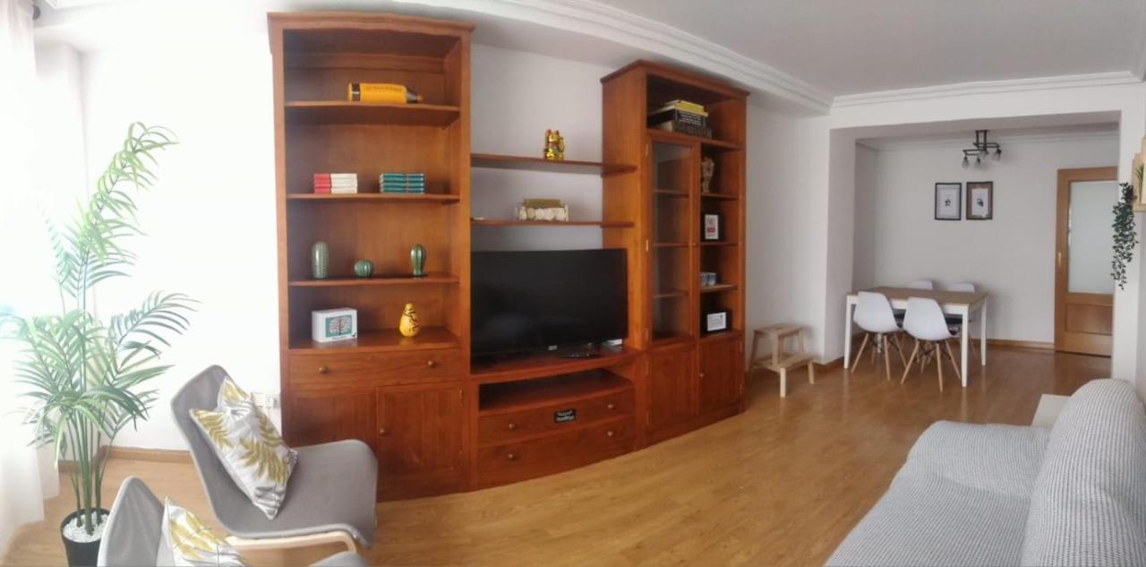 Apartamento Grande, 2 Dormitorios, Garaje Gratis Madrid Luaran gambar
